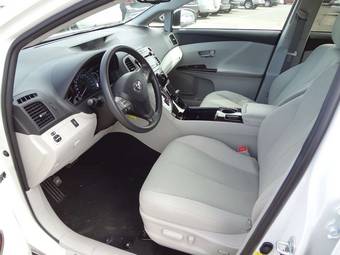 2011 Toyota Venza Photos