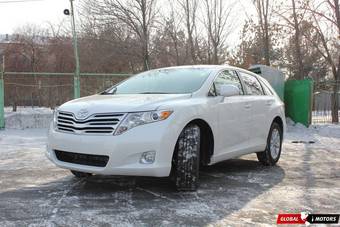 2011 Toyota Venza Photos