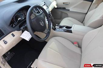 2011 Toyota Venza Pictures
