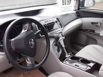 2011 Toyota Venza Pictures