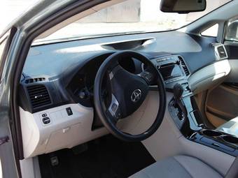 2011 Toyota Venza Pics