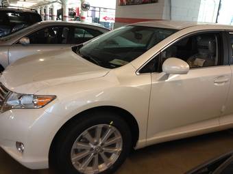 2012 Toyota Venza Pictures