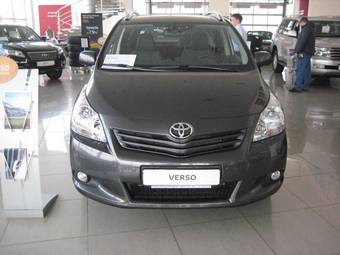 2011 Toyota Verso Pictures