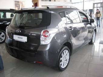 2011 Toyota Verso Photos