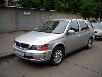 1998 Toyota Vista Photos