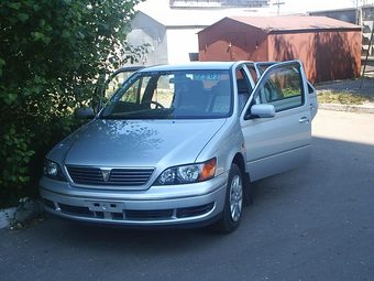 1998 Toyota Vista Pictures