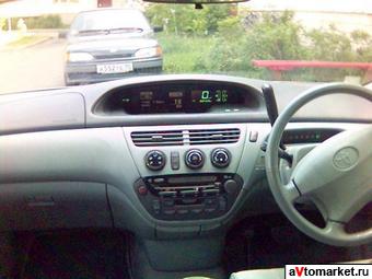 1998 Toyota Vista Photos
