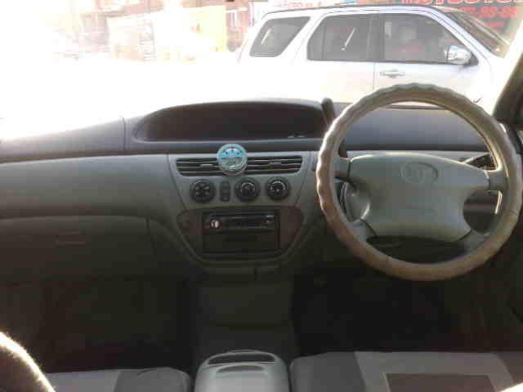 1999 Toyota Vista