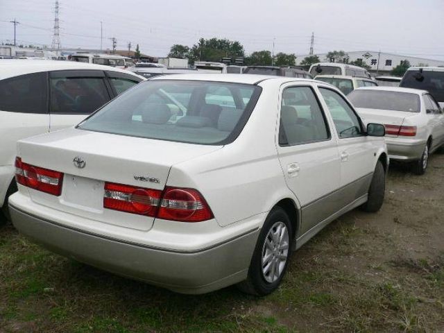 1999 Toyota Vista