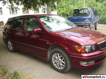 1999 Toyota Vista Photos