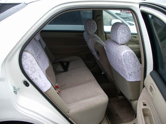 1999 Toyota Vista Images
