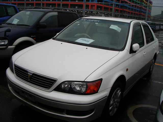 1999 Toyota Vista Photos