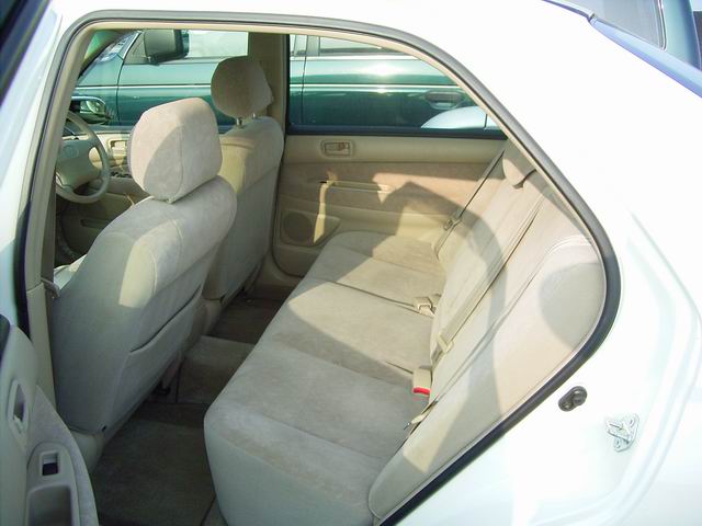 1999 Toyota Vista Photos