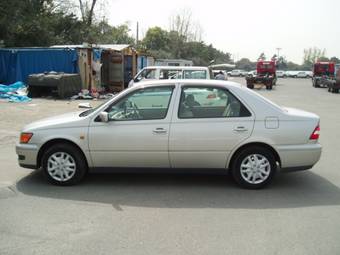 1999 Toyota Vista Photos