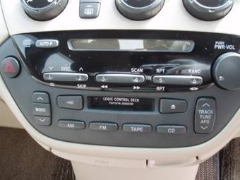 1999 Toyota Vista Images
