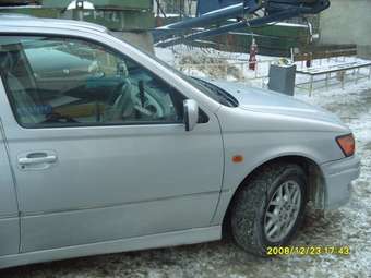 1999 Toyota Vista Photos