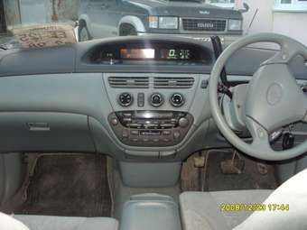 1999 Toyota Vista Photos