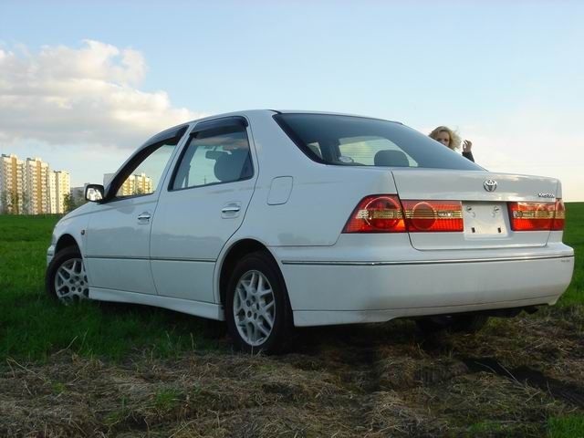 2000 Toyota Vista