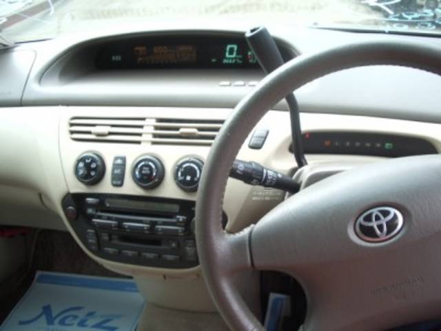 2000 Toyota Vista