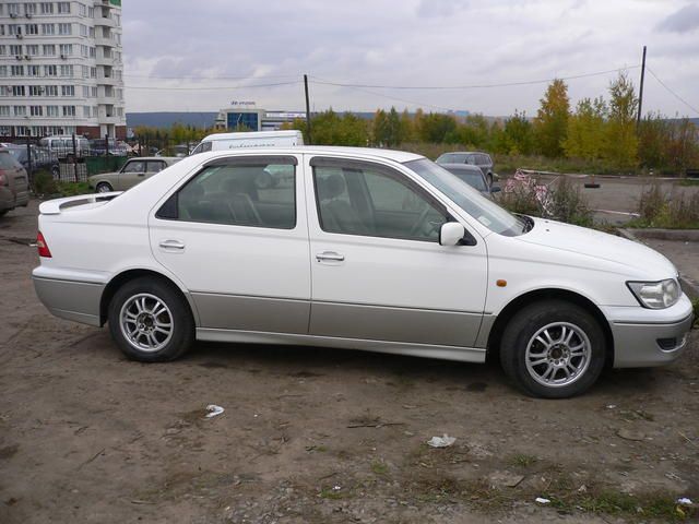 2000 Toyota Vista