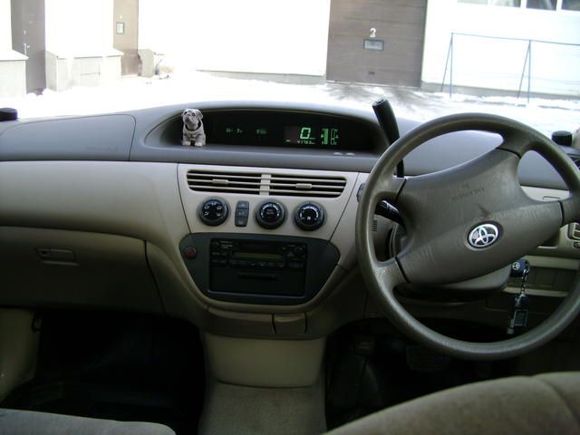 2000 Toyota Vista