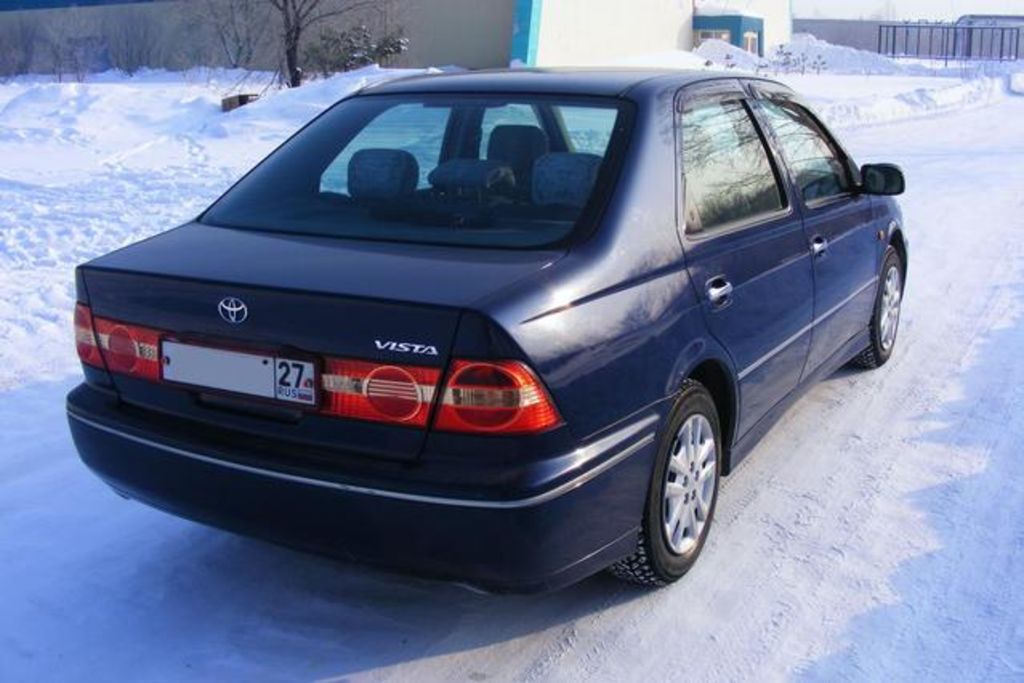 2000 Toyota Vista