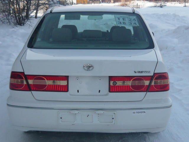 2000 Toyota Vista