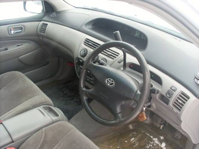 2000 Toyota Vista