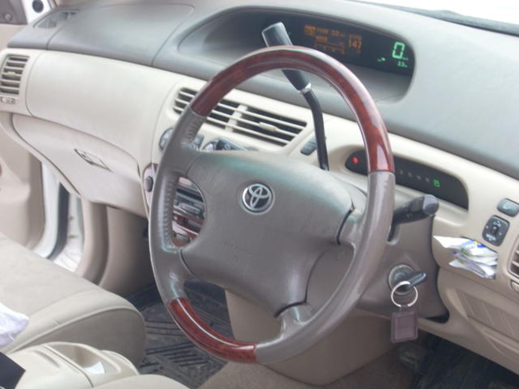 2000 Toyota Vista
