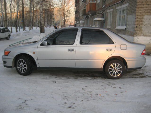 2000 Toyota Vista