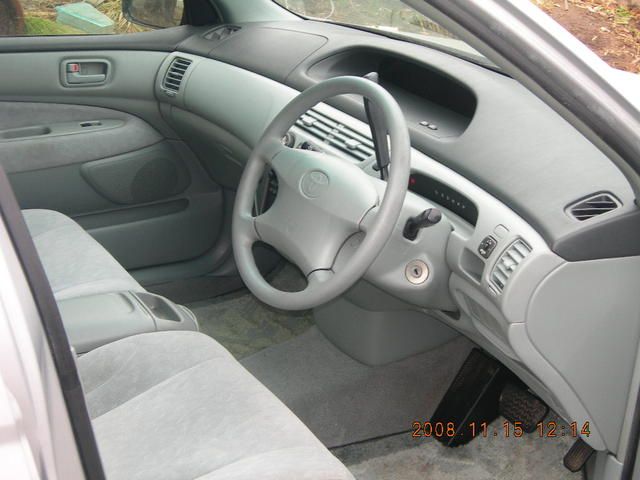 2000 Toyota Vista