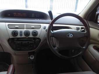 2000 Toyota Vista