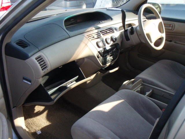 2000 Toyota Vista