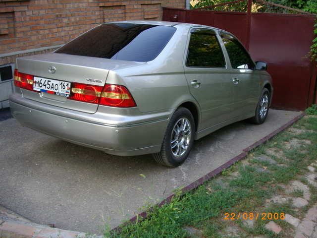 2000 Toyota Vista