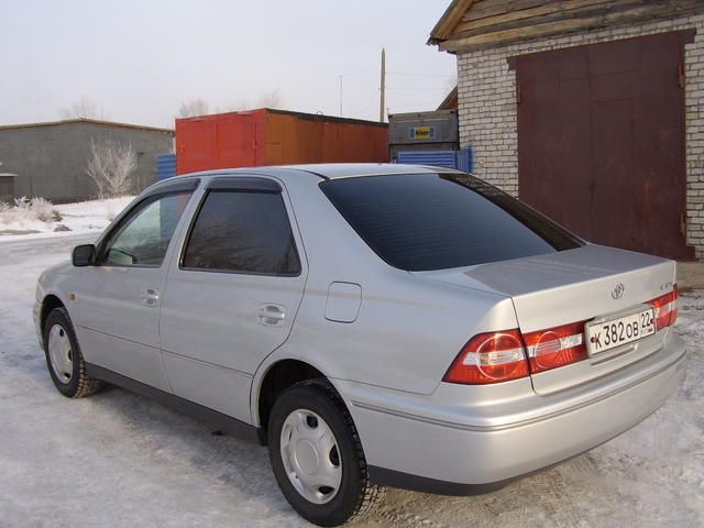 2000 Toyota Vista