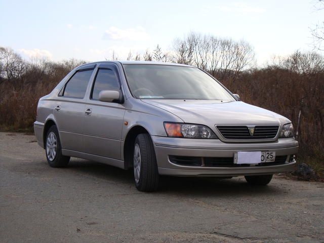 2000 Toyota Vista