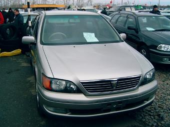 2000 Toyota Vista