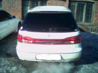 2000 Toyota Vista Photos
