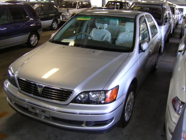 2000 Toyota Vista Photos