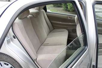 2000 Toyota Vista Pictures
