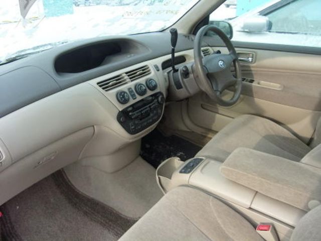 2001 Toyota Vista