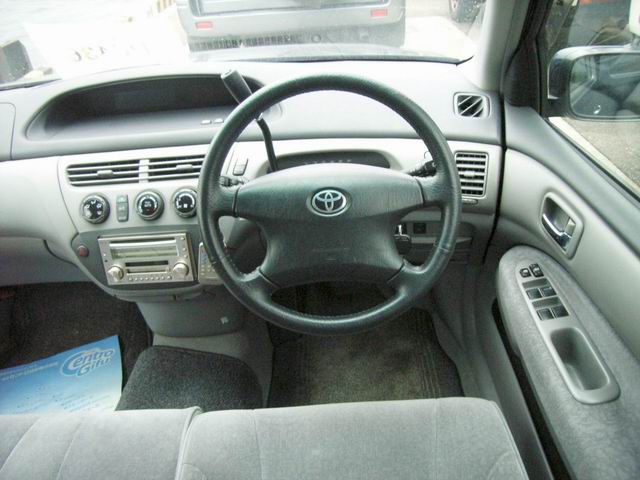 2001 Toyota Vista Pictures