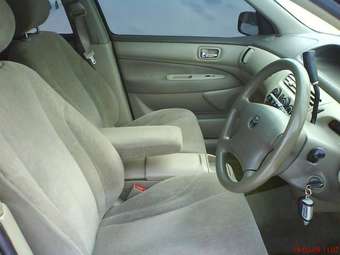 2001 Toyota Vista Photos