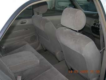 2001 Toyota Vista Photos