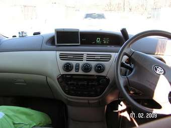 2001 Toyota Vista Pictures