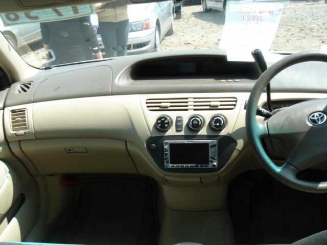 2002 Toyota Vista