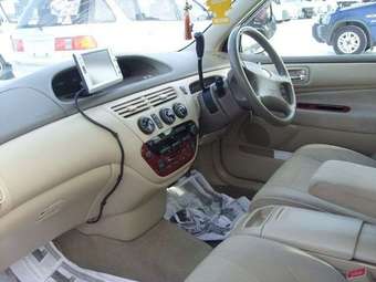 2002 Toyota Vista Photos