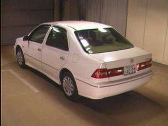 2002 Toyota Vista Photos