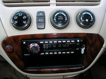 2002 Toyota Vista Pictures