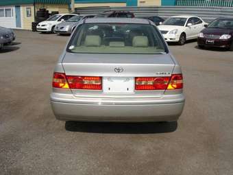 2002 Toyota Vista Photos